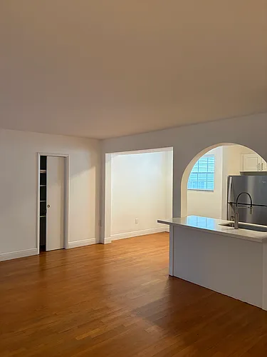 1561 West Ave #4 Photo 1