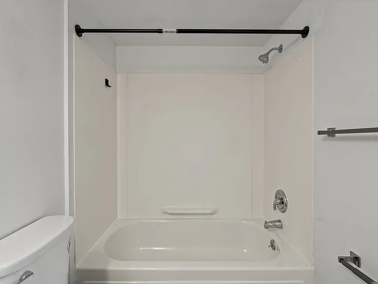 French Quarter Apartments — Photo 11