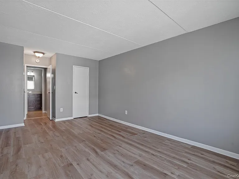 200 High Point Dr #Penthouse 6 — Photo 20