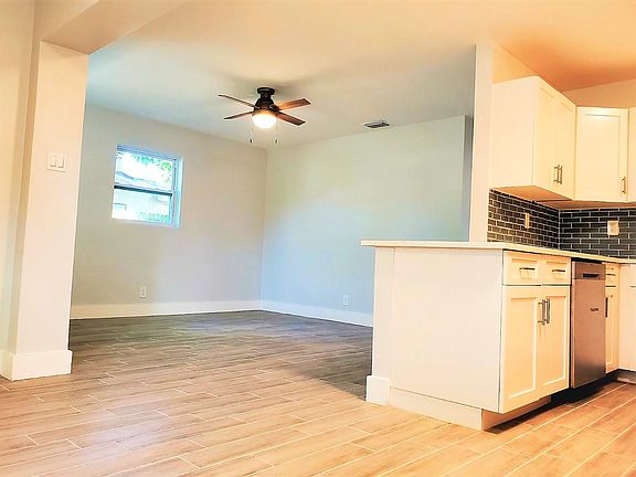 5th image of 920 NE 52nd Ct