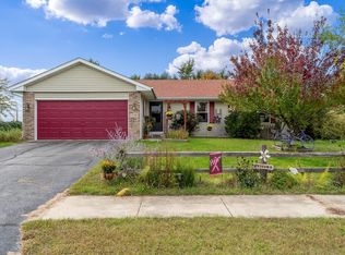 230 Sundance Trl, Capron, IL 61012