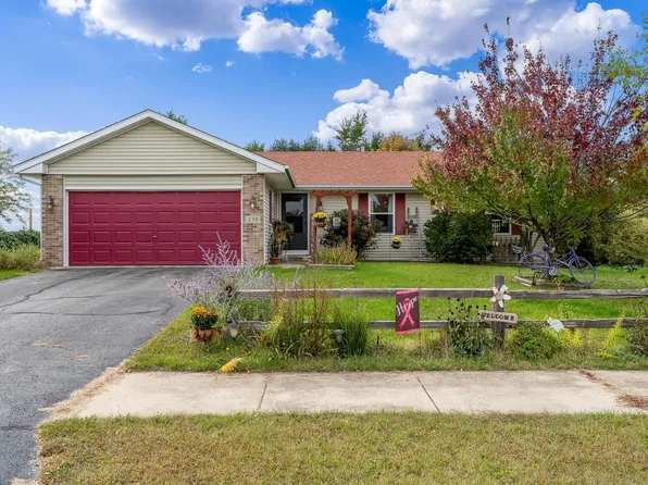 230 Sundance Trl, Capron, IL 61012