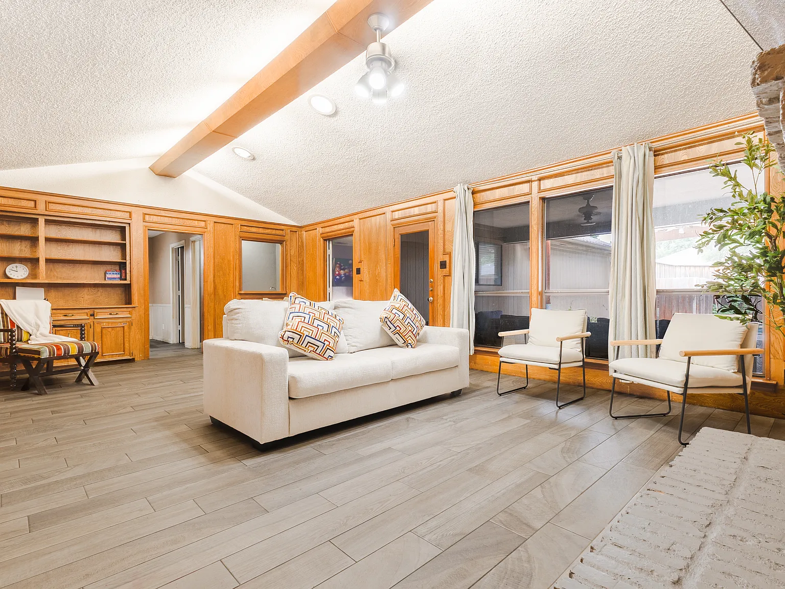 2403 Blue Cypress Dr — Photo 2