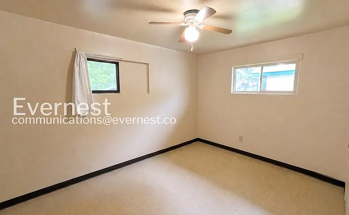 413 N Hawthorne St #B — Photo 10