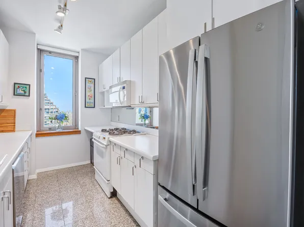 524 East 72nd Street image 8 of 20