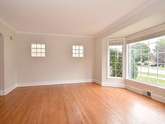 5th image of 7352 N Olcott Ave