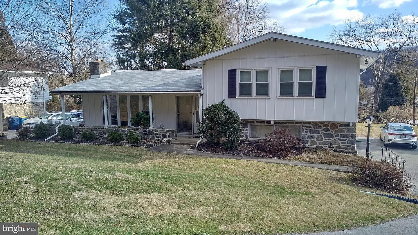 189 Gypsy Ln photo 1