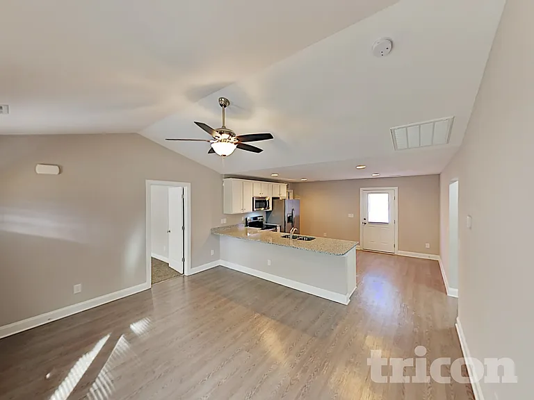 603 Foster St — Photo 6