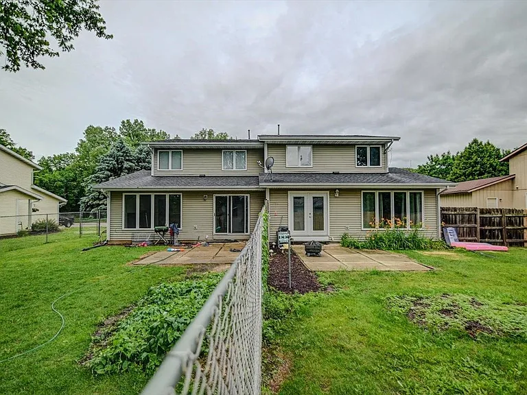 2305 McKenna Blvd — Photo 14