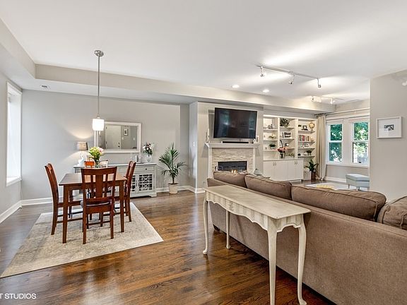 3rd image of 4431 N Wolcott Ave