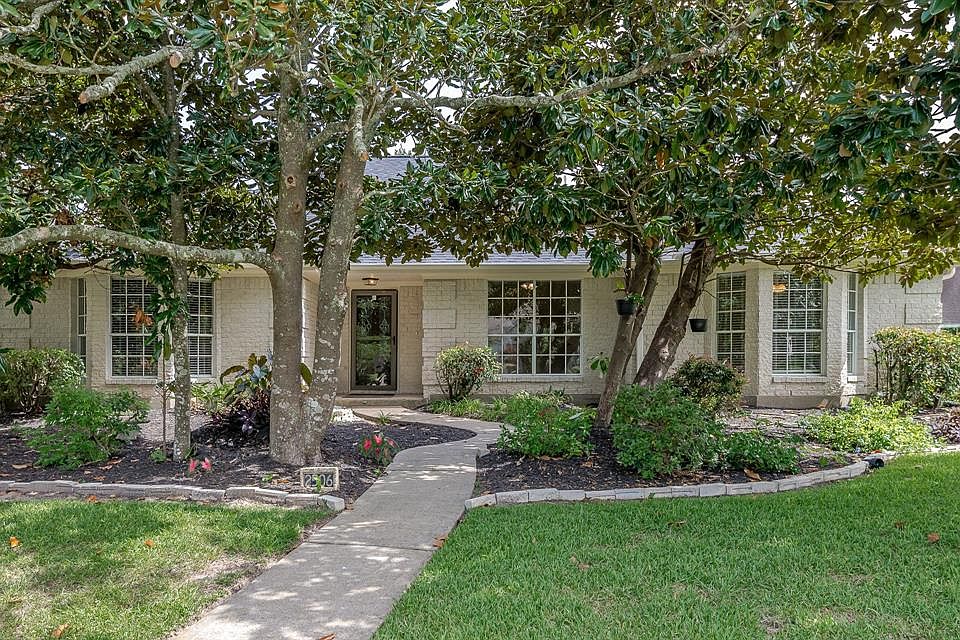 1st image of 2506 Pinebrook Ln