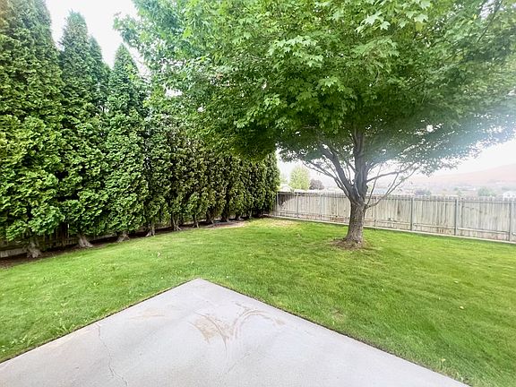 4th image of 5003 Holly Way