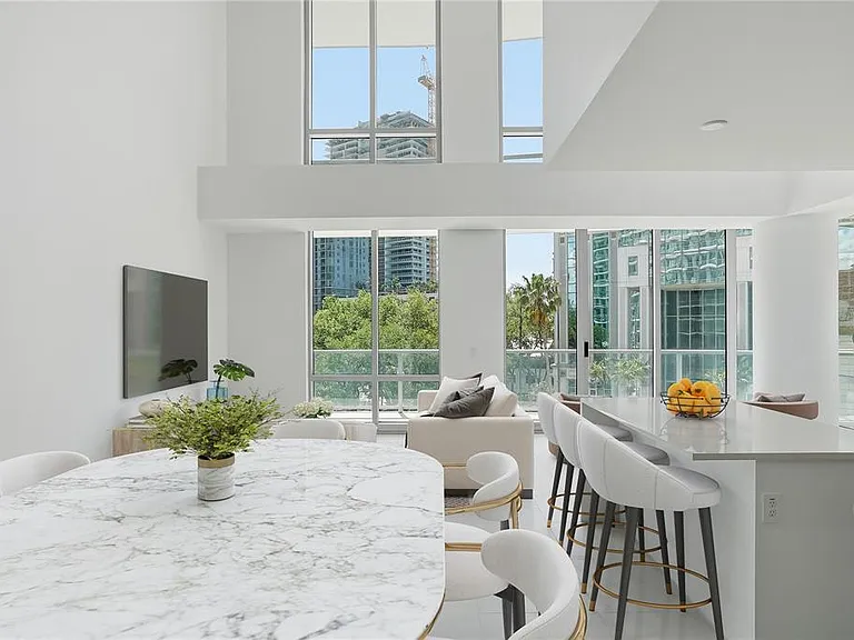 400 Central Ave #301 — Photo 3