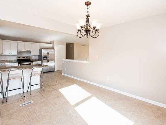 5th image of 8093 Escalon Ave