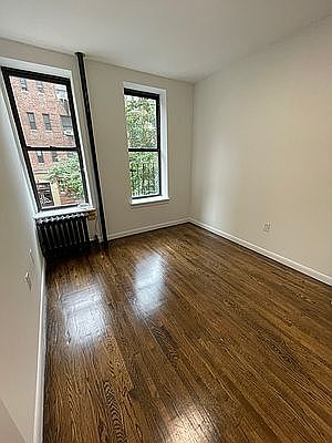 3rd image of 208 E 82nd St APT 10