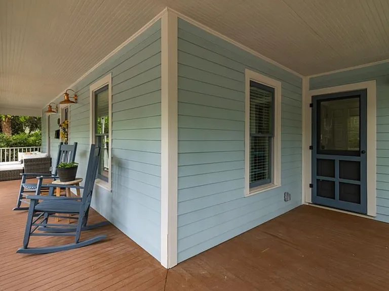 614 Percy St — Photo 3