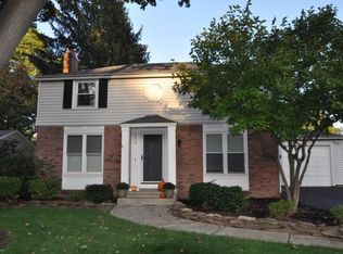 104 Tottenham Rd, Irondequoit, NY 14609