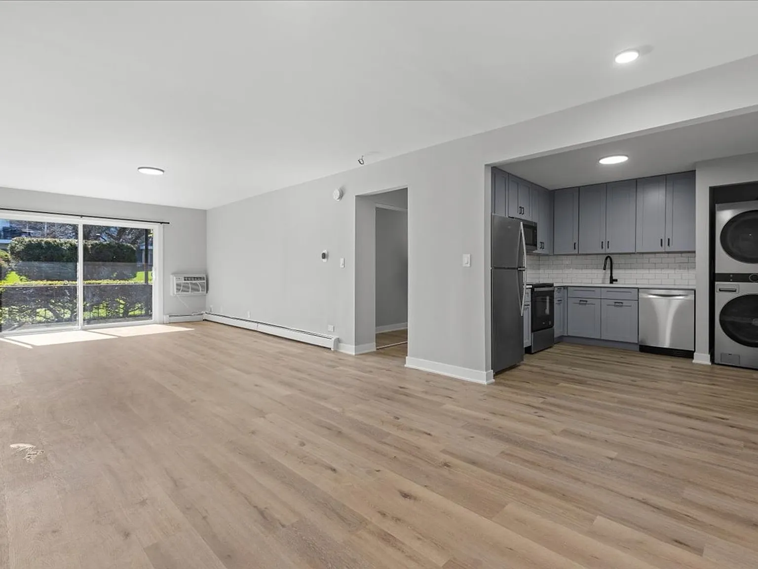1000 Orchard Luxury Apartments — Photo 4