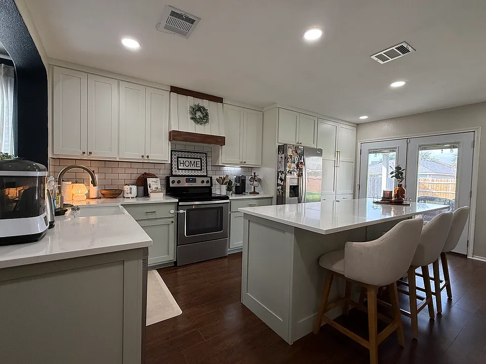 515 Red Robin Dr