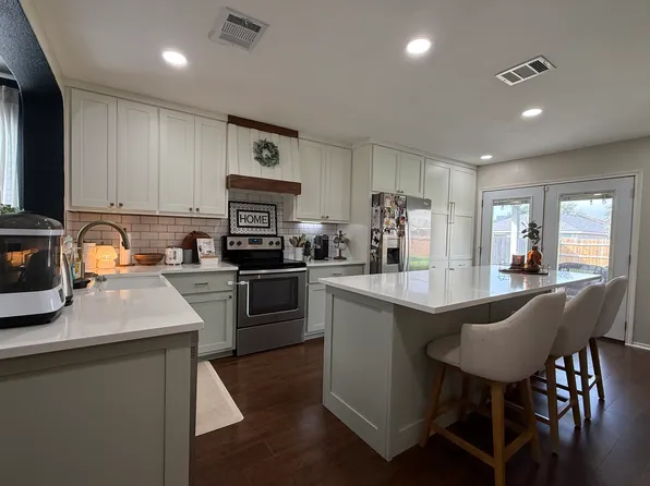 515 Red Robin Dr, New Braunfels, TX 78130