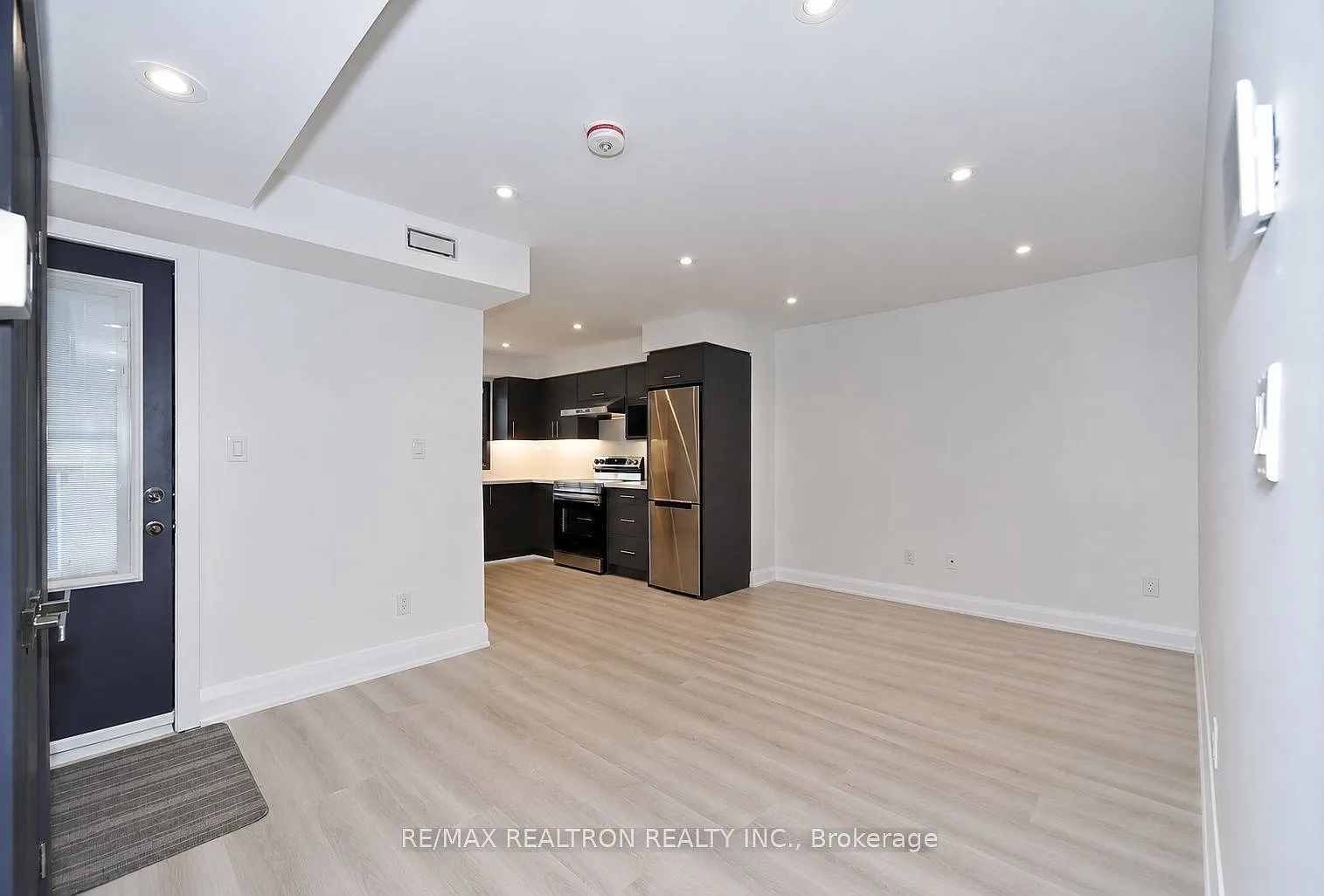 230 Boon Ave — Photo 3