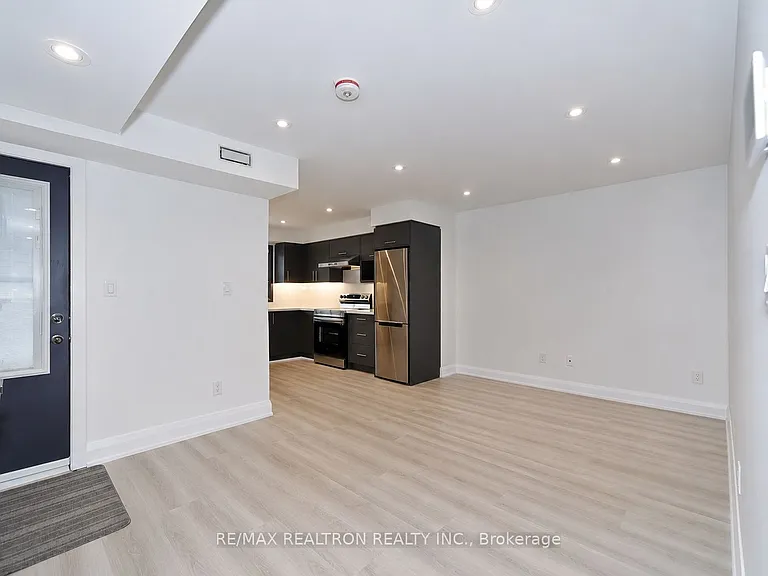 230 Boon Ave #4 — Photo 3