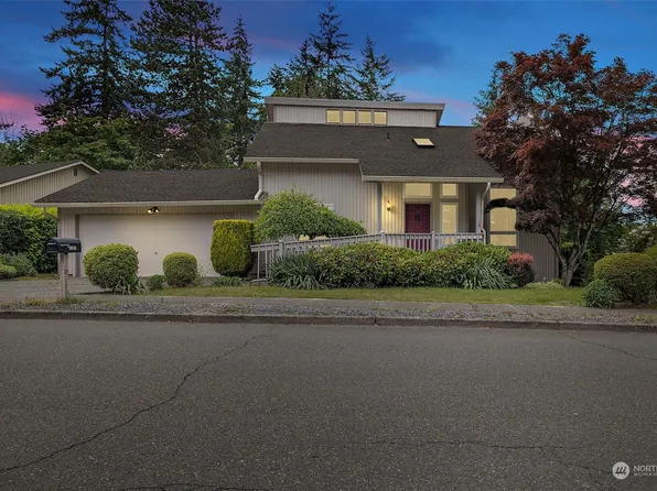 1907 Rolling Hills Avenue SE, Renton, WA 98055