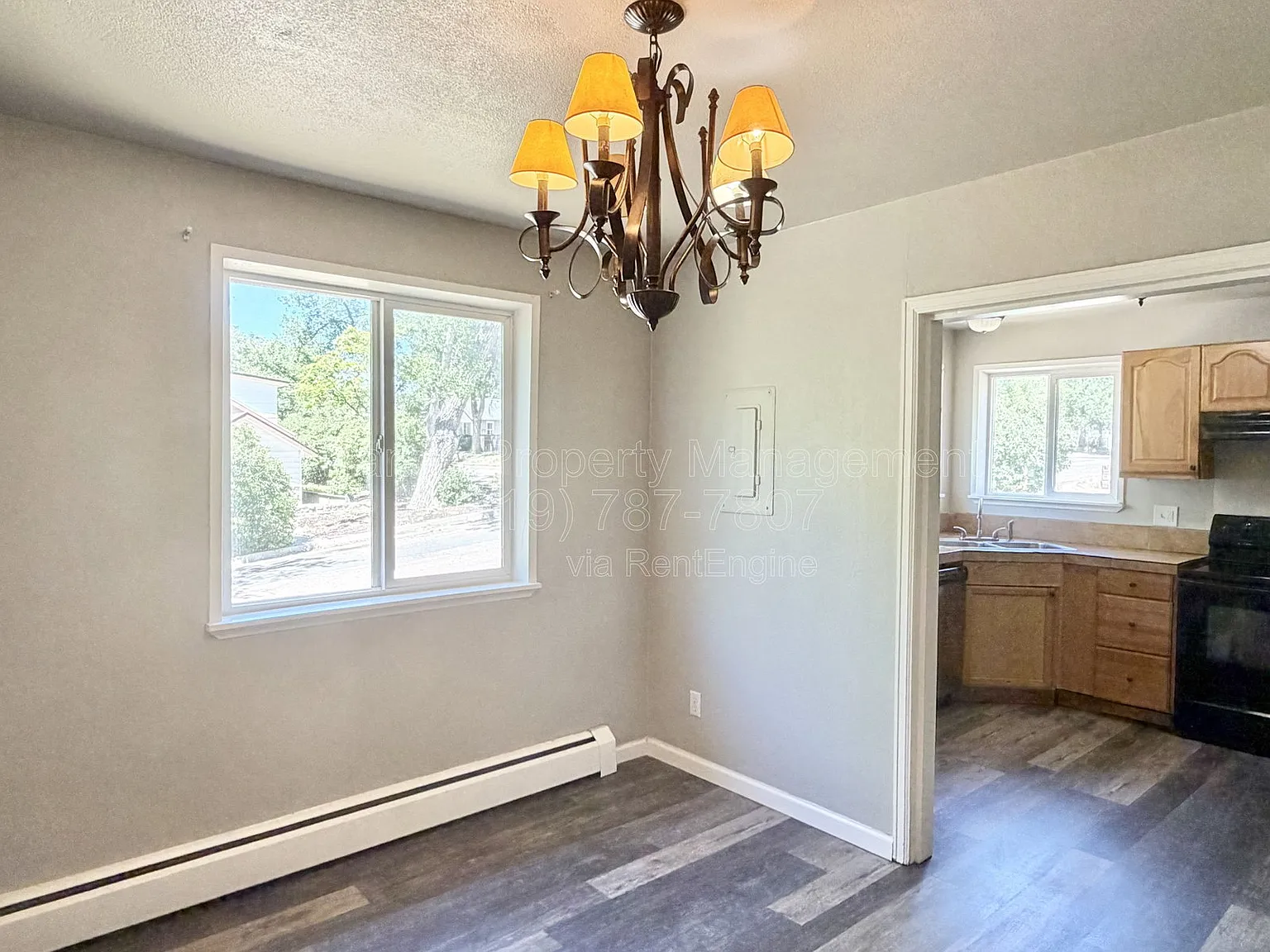 3 bed, 1.5 bath, 1696 sqft, $1,895 — Photo 3