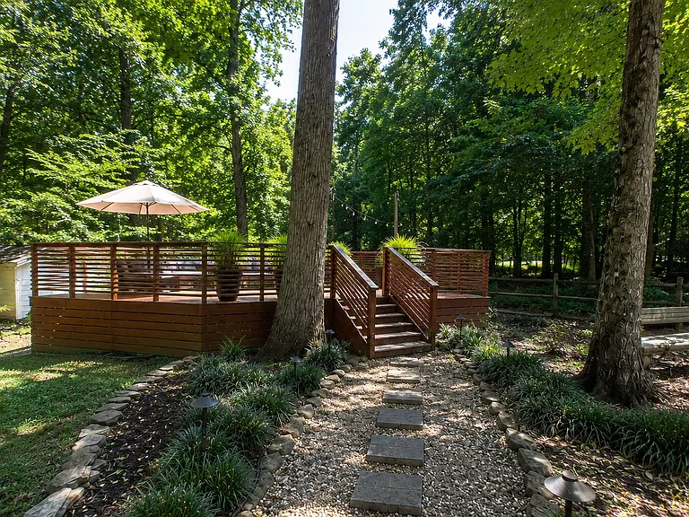 929 Autumnwood Ln — Photo 3
