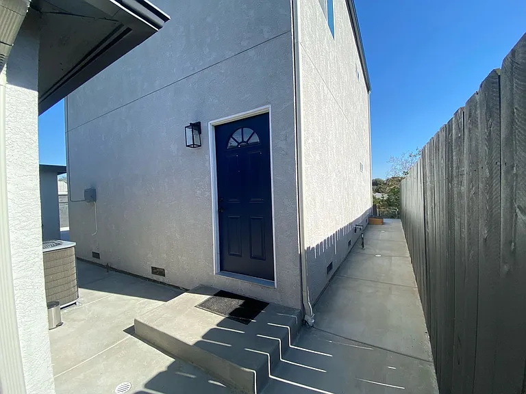 5121 Ewing St — Photo 15