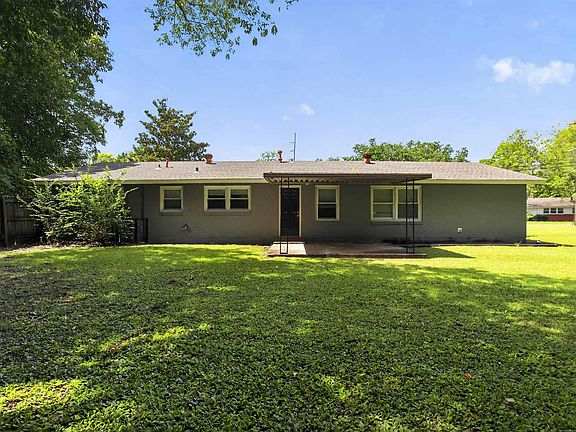 4th image of 3000 N Colonial Dr