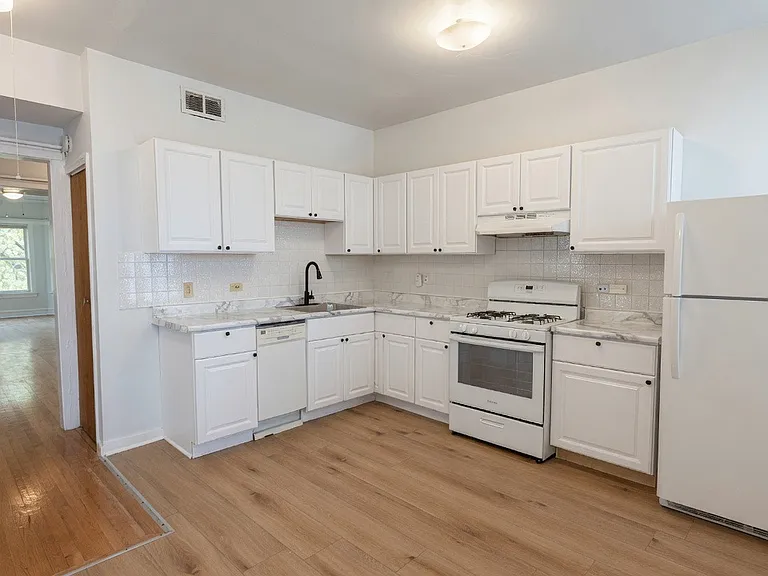 1441 W North Shore Ave #3 — Photo 3