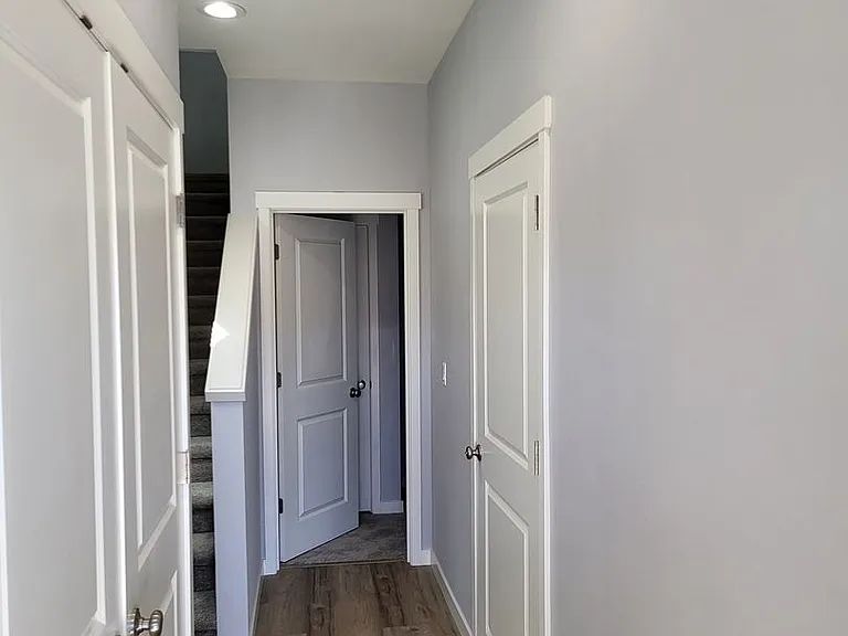 1083 Kennedy St — Photo 17