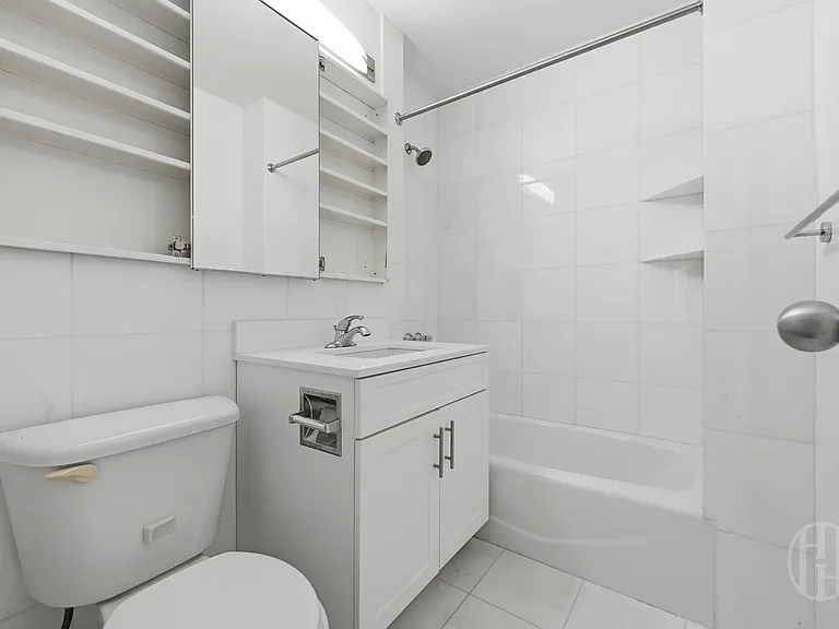 200 E 71st St #21A — Photo 19