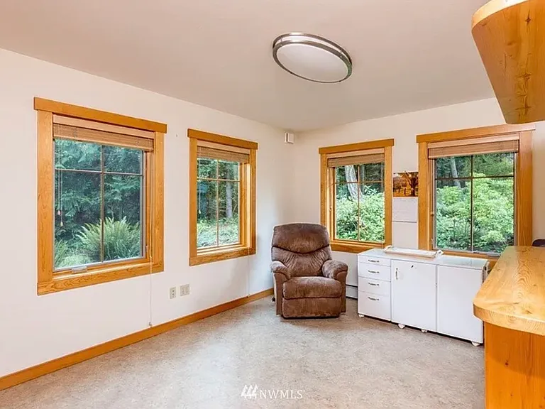 Saddle Dr — Photo 14