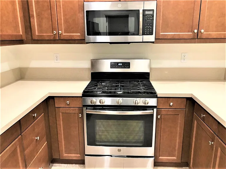 421 Camino Ruiz — Photo 16