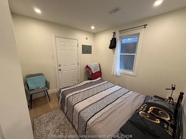 25 Giles Blvd E #MAIN LEVEL — Photo 13
