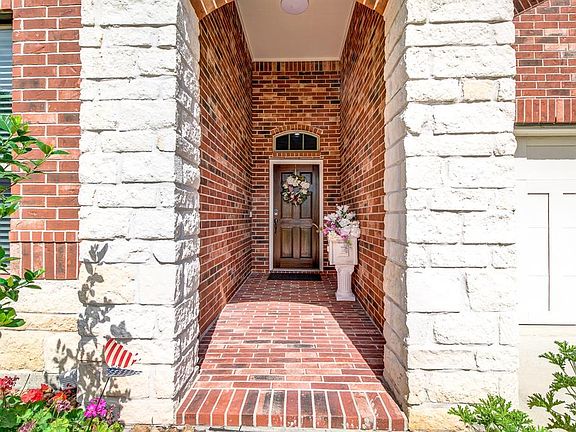 4th image of 8007 Bay Bend Dr