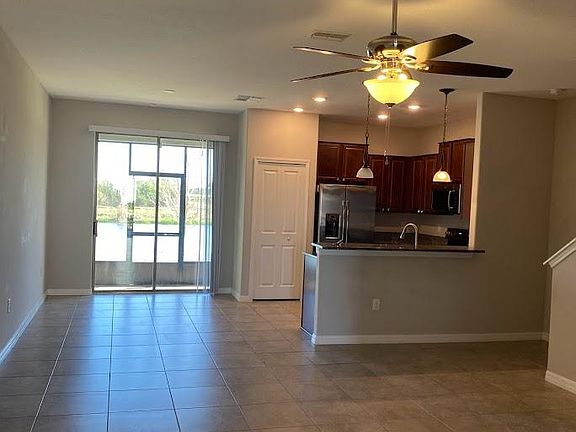 4th image of 15552 Florence Hollow Pl