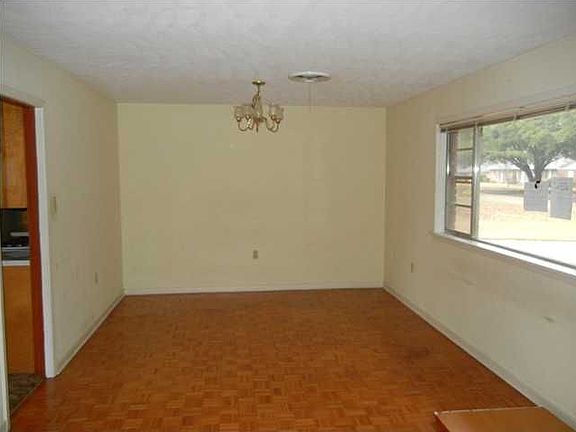 4th image of 1322 Trafton Ave