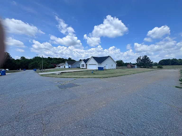 Beautiful corner lot, dead end and culdesac!!