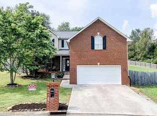 8256 Woodpath Ln, Powell, TN 37849