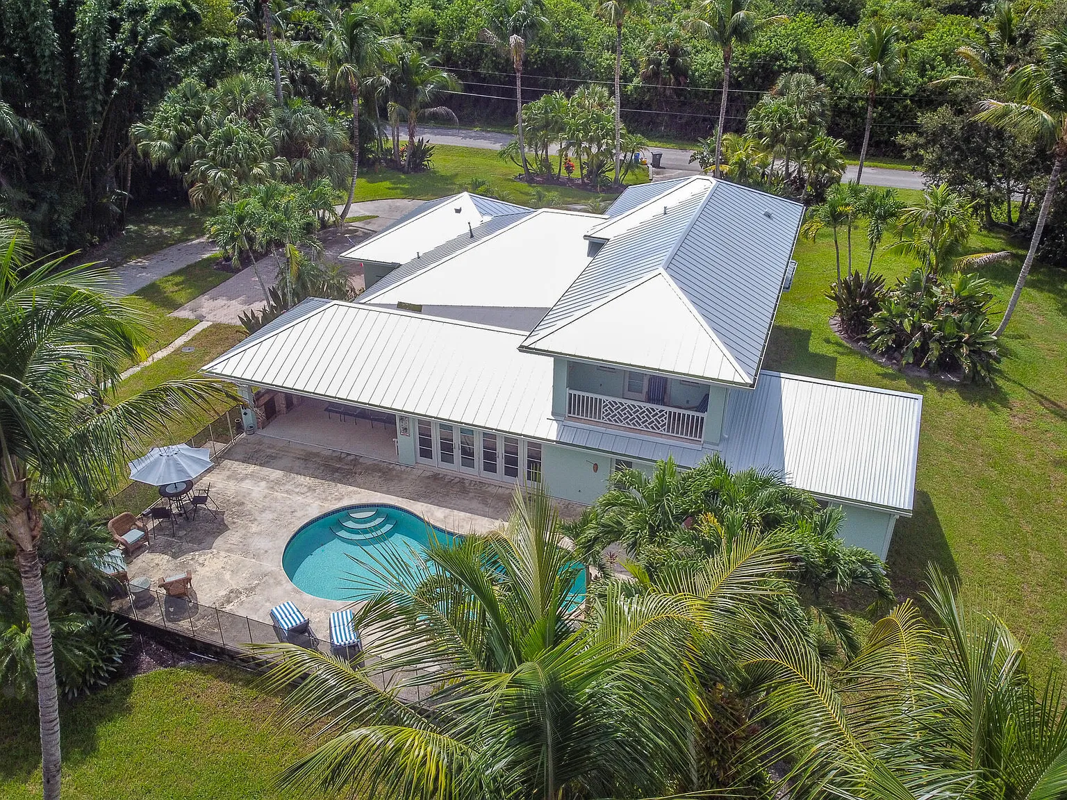 4 bed, 3.0 bath, 2800 sqft, $6,500 — Photo 1