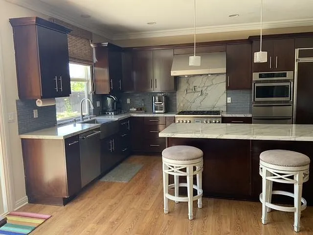 656 Milford St — Photo 23