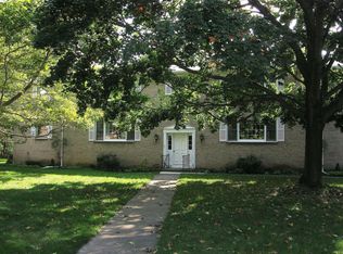 5 Woodbrook Dr APT 1, East Aurora, NY 14052
