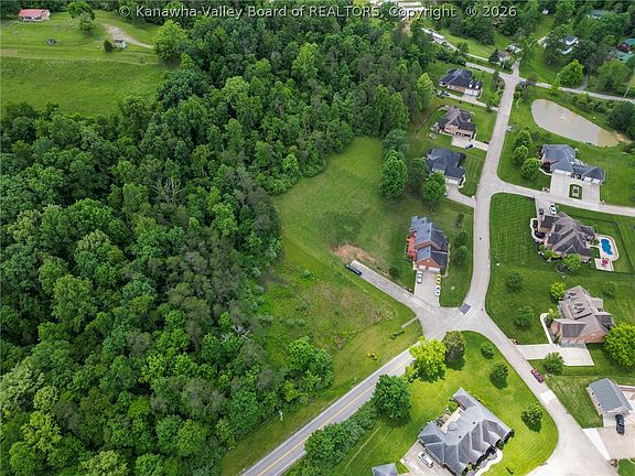 5th image of 29 Sweetwater Dr