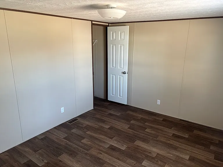 12081 Southridge — Photo 12