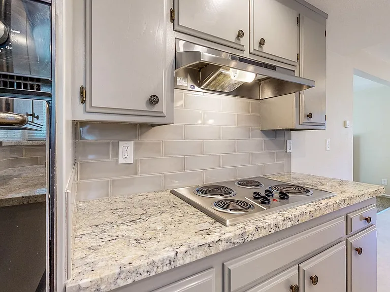 2146 Rivera Dr — Photo 20