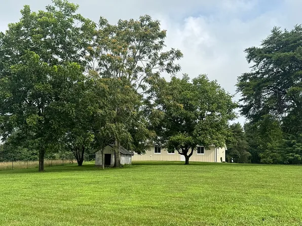 1291 Dragway Ln, Campbellsville, KY 42718