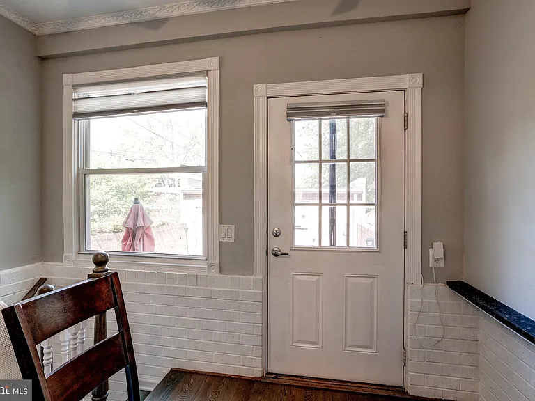 1016 G St SE — Photo 22